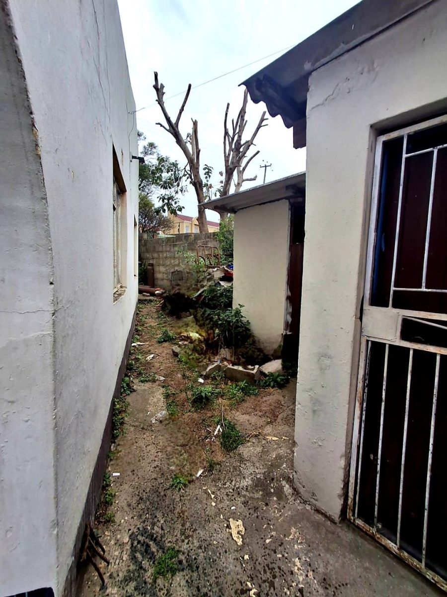 5 Bedroom Property for Sale in Mdantsane Eastern Cape
